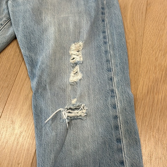 Distressed Vintage Levi’s Boyfriend Jeans. Size 26 - Picture 3 of 9